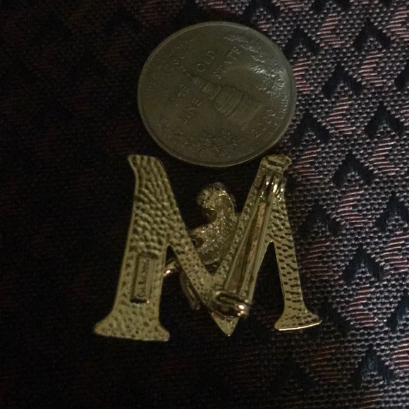 “M” Pin with angel - Picture 6 of 7